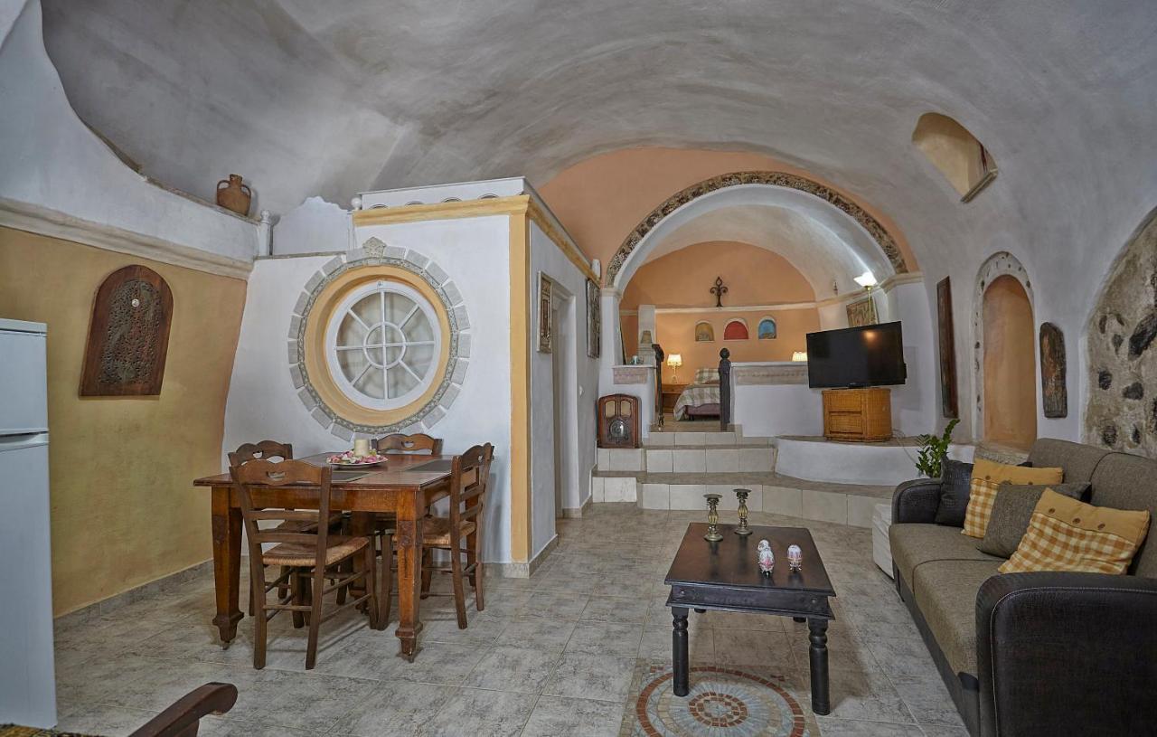Santorini Cave Houses Vóthon Exterior foto